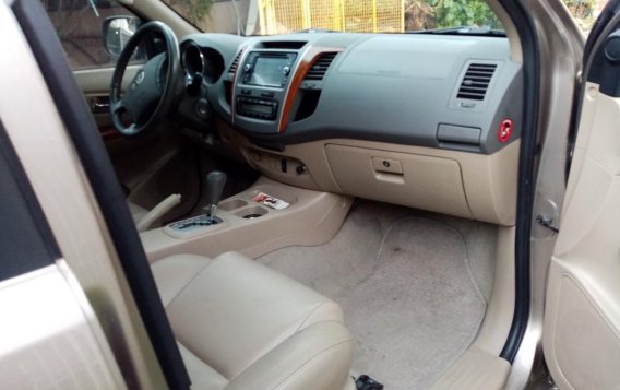 2nd-hand Toyota Fortuner 2011 for sale in Las Piñas-4