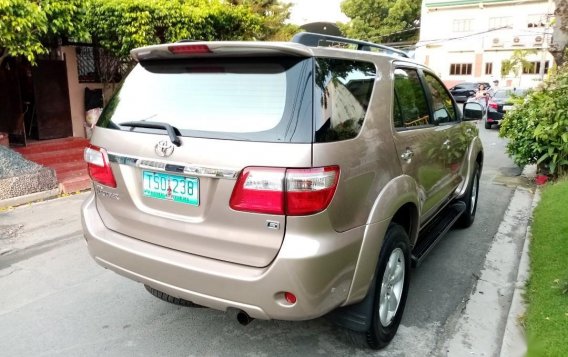 2nd-hand Toyota Fortuner 2011 for sale in Las Piñas-2