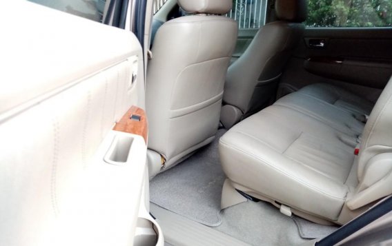 2nd-hand Toyota Fortuner 2011 for sale in Las Piñas-7