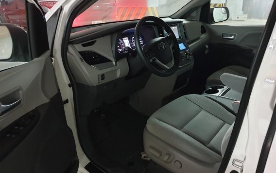 Toyota Sienna 2019 for sale in Quezon City-2
