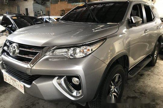 Selling Toyota Fortuner 2019 Automatic Diesel at 2939 km-2