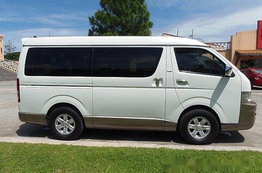 Selling White Toyota Hiace 2011 in Quezon City -6