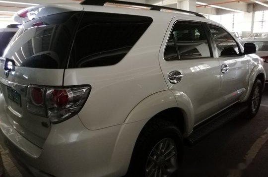 Selling White Toyota Fortuner 2013 Manual Diesel -2