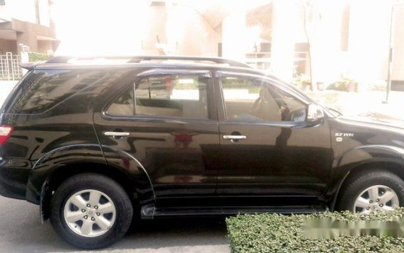 Selling Black Toyota Fortuner 2010 at 93000 km -2