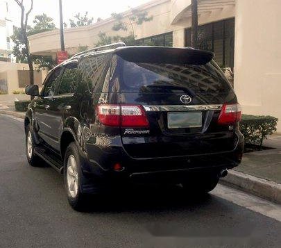 Selling Black Toyota Fortuner 2010 at 93000 km -1