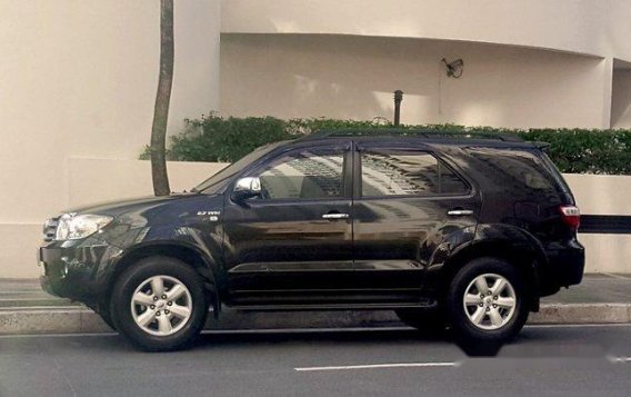 Selling Black Toyota Fortuner 2010 at 93000 km -3