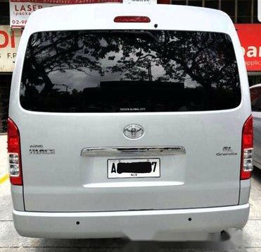 Selling 2014 Toyota Hiace at 28000 km-2