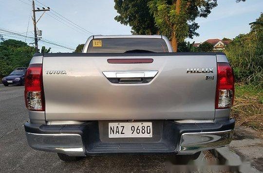 Selling Silver Toyota Hilux 2017 at 15000 km -4