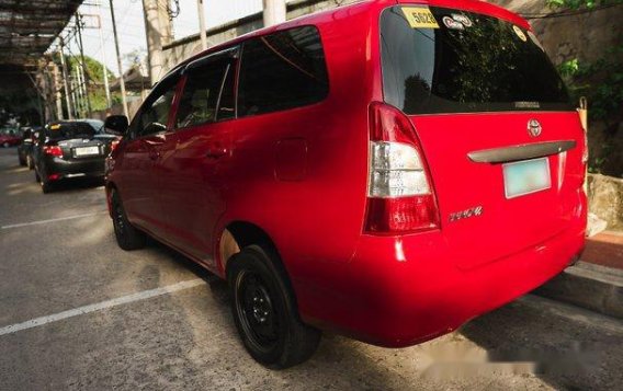 Red Toyota Innova 2013 Manual Diesel for sale  -9