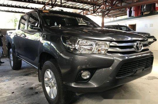 Selling Toyota Hilux 2018 at 21000 km