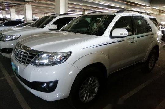 Selling White Toyota Fortuner 2012 -1