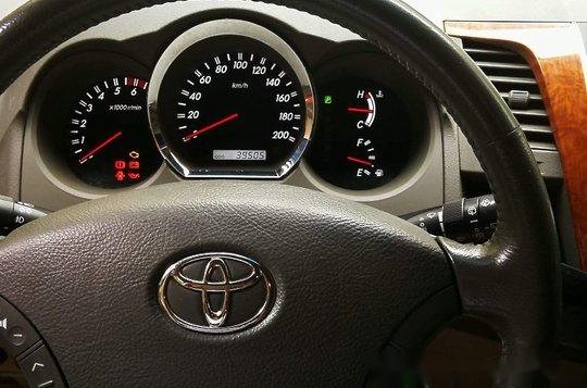 Selling White Toyota Fortuner 2010 Automatic Gasoline at 30000 km-3