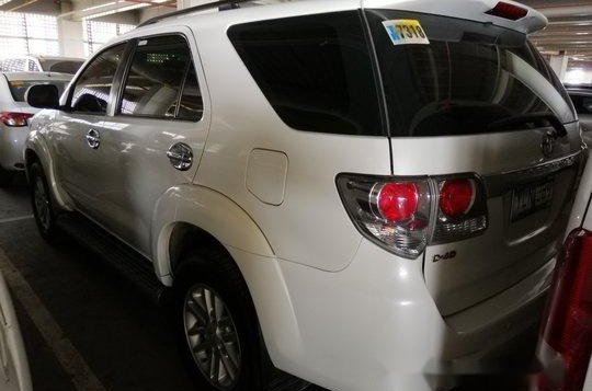 Selling White Toyota Fortuner 2013 Manual Diesel -3