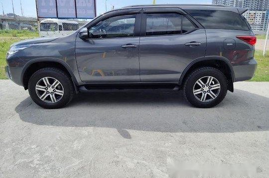 Selling Toyota Fortuner 2016 at 13000 km-3