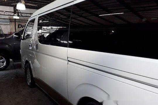 White Toyota Hiace 2017 at 3698 km for sale-1