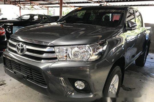 Selling Toyota Hilux 2018 at 21000 km-2