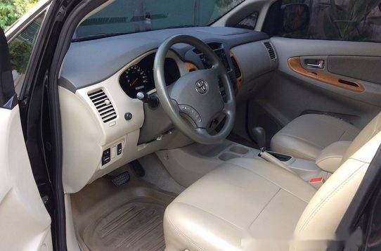 Black Toyota Innova 2011 Automatic Gasoline for sale -7