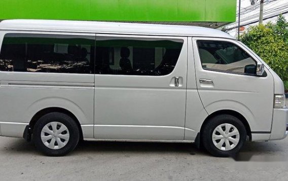 Sell Silver 2015 Toyota Hiace Automatic Diesel at 60000 km -4