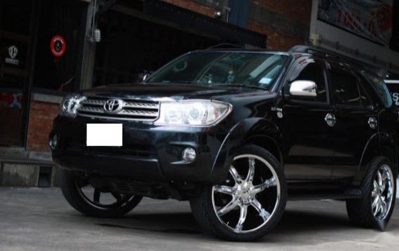 Toyota Fortuner 2005 for sale in Makati -1