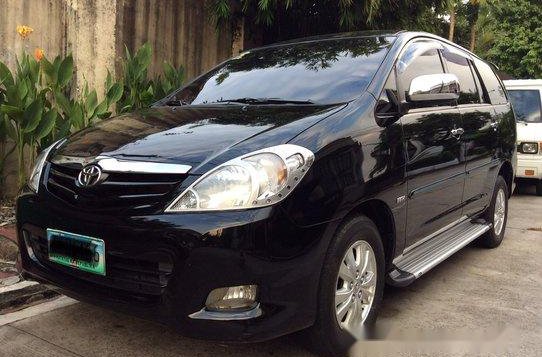 Black Toyota Innova 2011 Automatic Gasoline for sale -1