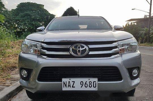 Selling Silver Toyota Hilux 2017 at 15000 km -1