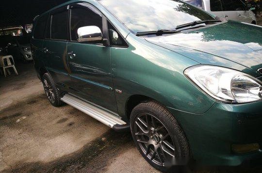 Selling Green Toyota Innova 2011 at 49000 km 