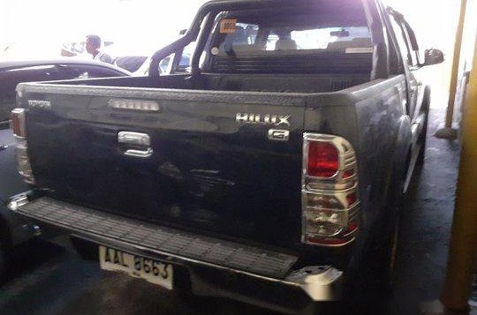 Black Toyota Hilux 2014 Automatic Diesel for sale -3