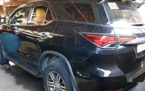 Selling Black Toyota Fortuner 2017 in Quezon City-3