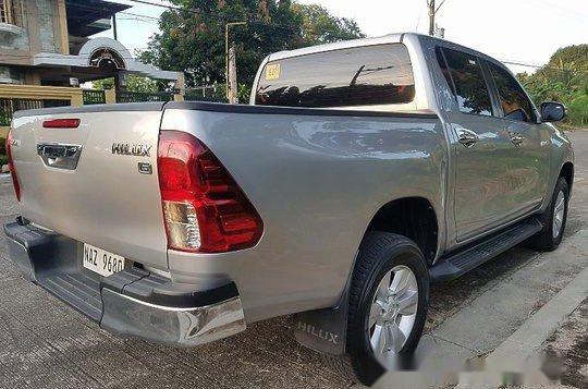 Selling Silver Toyota Hilux 2017 at 15000 km -3