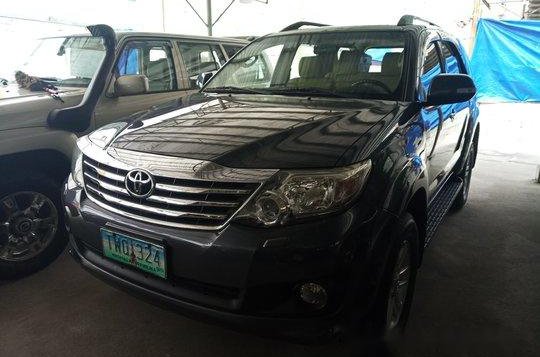 Grey Toyota Fortuner 2012 for sale in Las Pinas-2