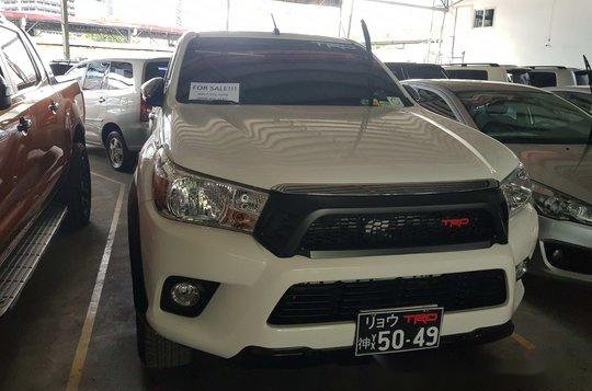 Sell White 2017 Toyota Hilux in Pasig-1