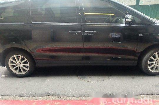 Selling Black Toyota Previa 2016 Automatic Gasoline in Manila-2