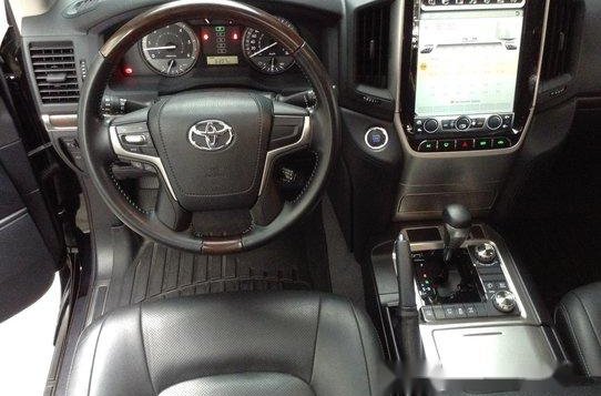 Black Toyota Land Cruiser 2018 at 6000 km for sale-6