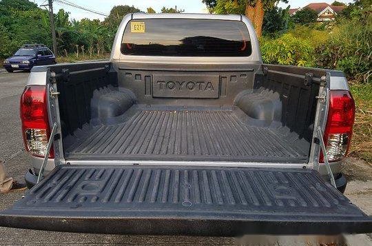 Selling Silver Toyota Hilux 2017 at 15000 km -11