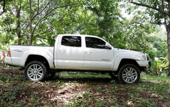 2013 Toyota Tacoma for sale in Quezon City-2
