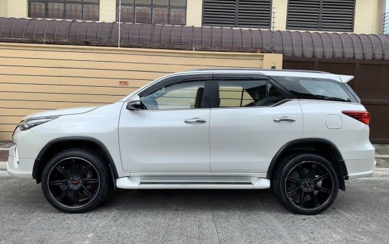 Toyota Fortuner 2016 for sale in Quezon City-5