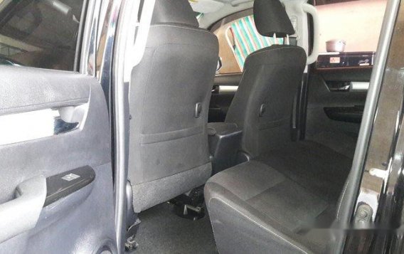 Black Toyota Hilux 2016 for sale in Makati-5