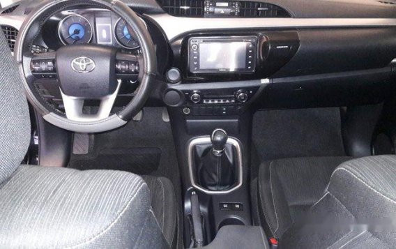 Black Toyota Hilux 2016 for sale in Makati-2