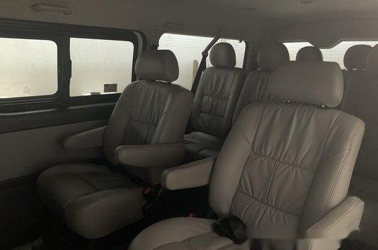Selling Toyota Hiace 2019 at 2500 km -5