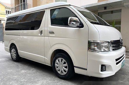Selling Toyota Hiace 2012 at 60000 km-1