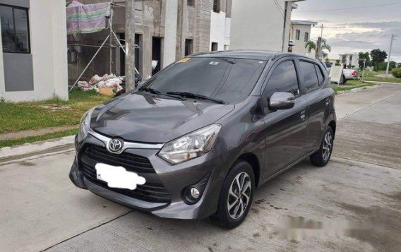 Selling Grey Toyota Wigo 2018 Automatic Gasoline at 2300 km 