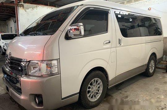 Selling Toyota Hiace 2019 at 2500 km -2