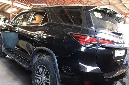 Black Toyota Fortuner 2017 Manual Diesel for sale -3