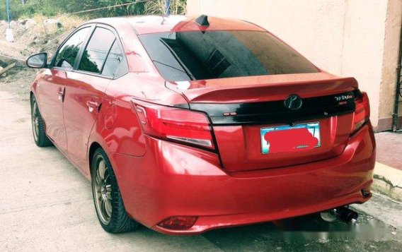 Red Toyota Vios 2014 at 29000 km for sale -3