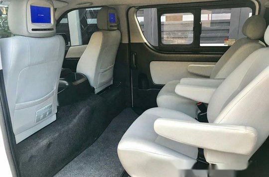 White Toyota Hiace 2016 for sale in Parañaque -9