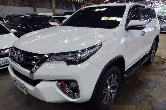Selling White Toyota Fortuner 2017 Automatic Diesel -2
