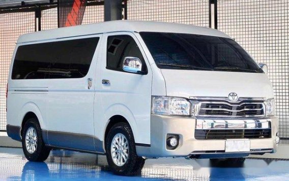 Selling White Toyota Hiace 2016 in Quezon City-1