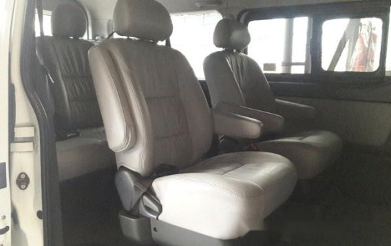 White Toyota Hiace 2016 at 38639 km for sale-3