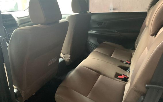 Selling Silver Toyota Avanza 2019 in Quezon City-2