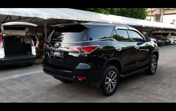 Selling Toyota Fortuner 2017 SUV at 20344 km-5
